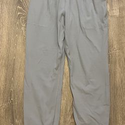 Athleta Salutation Jogger Light Gray Women’s Size M Activewear Athleisure. Pre owned - in good condition. See pictures for measurements.   Feel free t