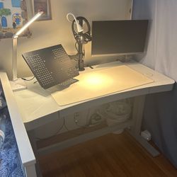Desk Set Up 