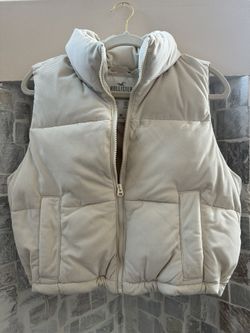 Hollister Beige Puffer Vest