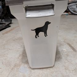 Dog food container 