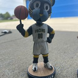 Basketball Pacers And Indiana Bobble Heads 