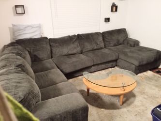 Large Gray Fabric Sectional Sofa with Chaise $350