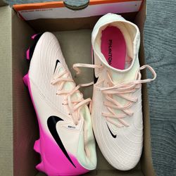 Nike Phantom Luna II Academy FG/MG Size 9M