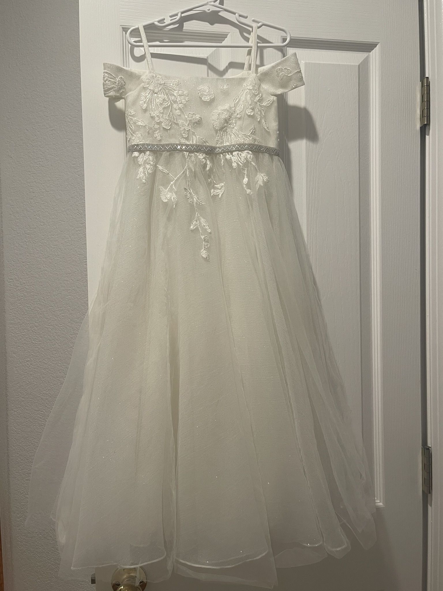 Size 5 Flower Girl Dress DB STUDIO sparkle organza flower girl dress with applique STYLE # WG1421
