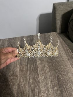 Quince Crown