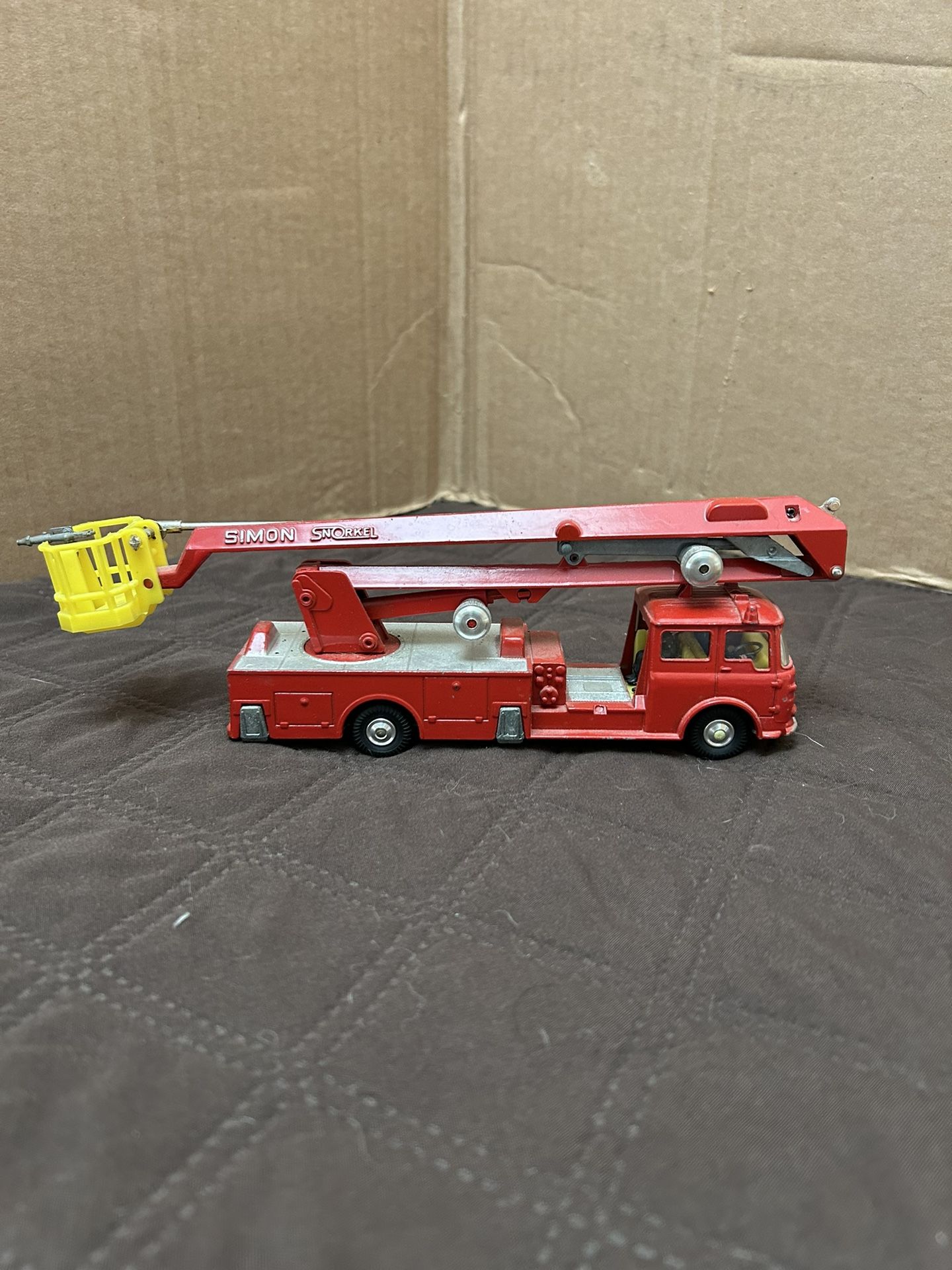 Corgi Major Toys Simon Snorkel Fire Engine