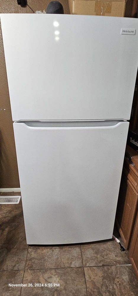 Frigidaire Refrigerator  $350