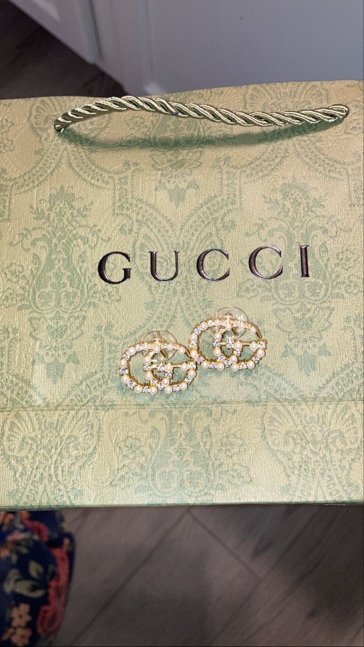 Gucci Ear Rings!!! NEGOTIABLE