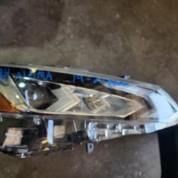 2019 2020 2021 2022 Nissan Altima  Right Headlight Part 