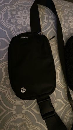 Lululemon purse