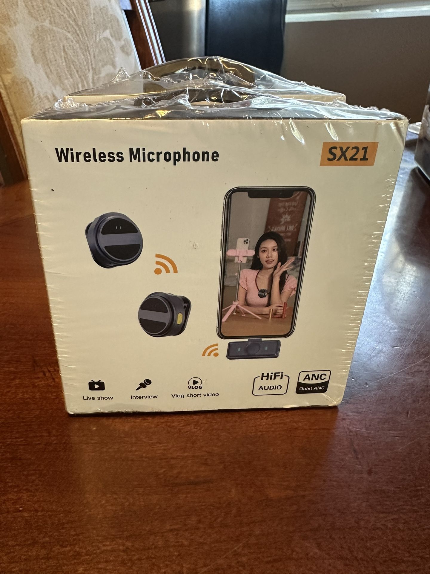 New SX21 Professional Wireless Lavalier Lapel Microphone for iPhone Android Portable with Type C Connector Noise Reduction Function $25 Each Firm 