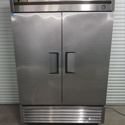 True T-49 Commercial Stainless Steel 2 Door Refrigerator / Double Door Reach In Cooler Fridge