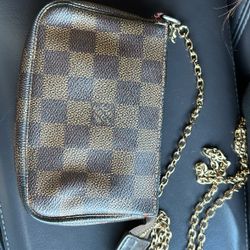 Louis Vuitton Damier Mini Pochette 
