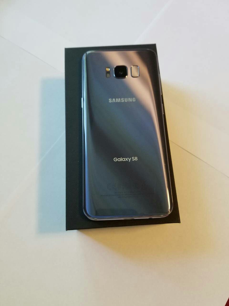 Samsung Galaxy S8 , UNLOCKED .  Excellent Condition  ( as like New)