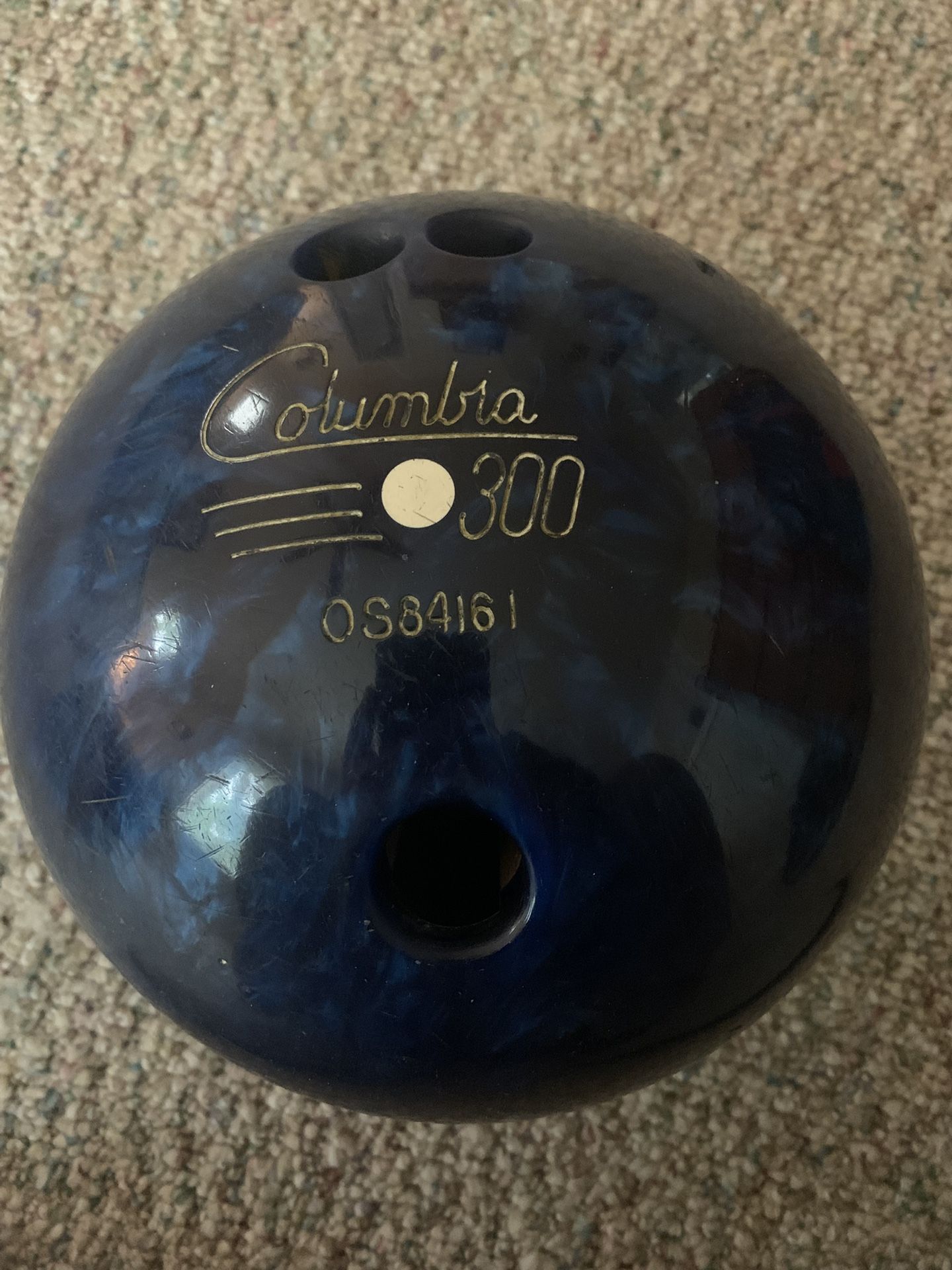 Columbia 300 White Dot Bowling Ball