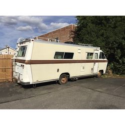 1973 Sportscoach. Chevy. 25 Feet