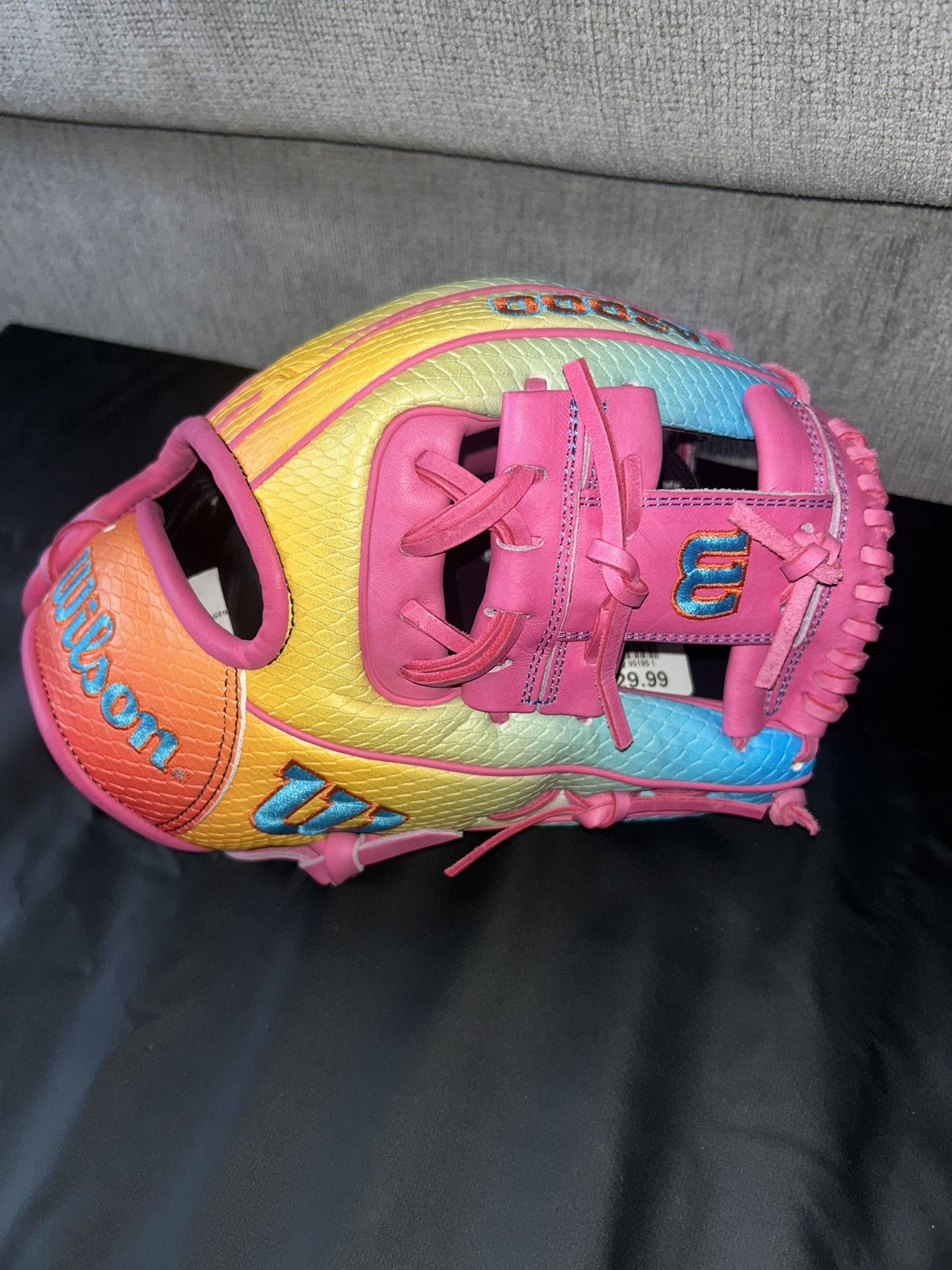 *New* wWilson A2000 11.5” baseball glove