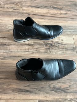 Size 10.5/11 men Chelsea boots - black, leather, classy, barely used