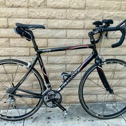  Gorgeous Giant Triathlon Aerobars Road ~5’8”-6’1” | One Owner | Loaded | Like New