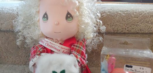 PRECIOUS MOMENTS HOLIDAY COLLECTIBLES