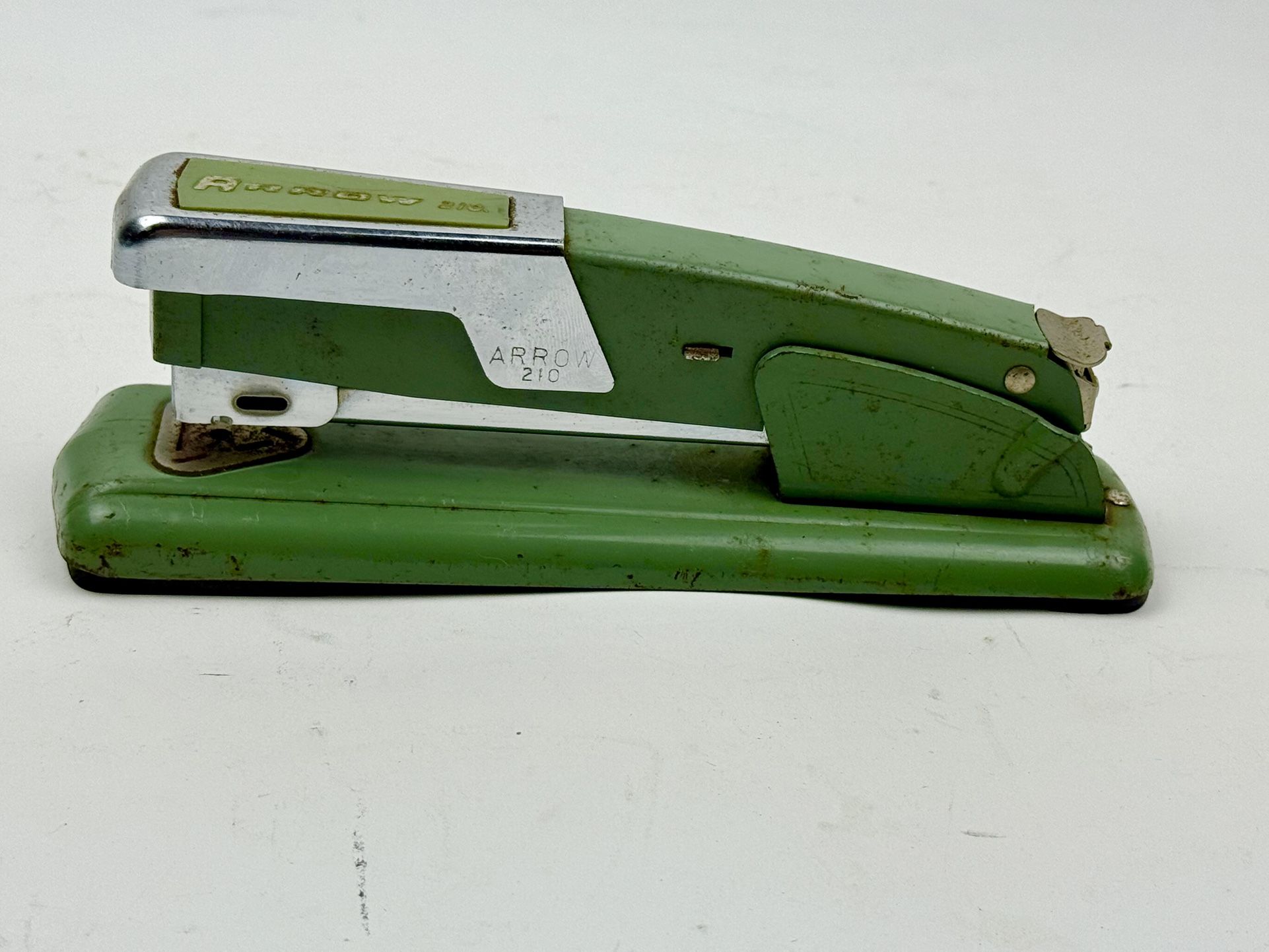 Vintage Green Arrow 210 Steel Desktop Stapler