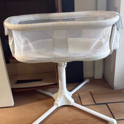 Free Halo Bassinest Swivel Sleeper