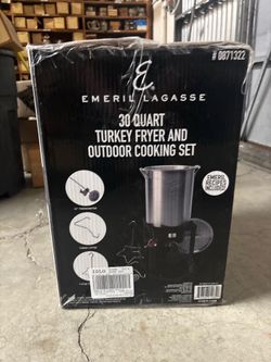 30 Quart Turkey Fryer and Outdoor Cooking Set