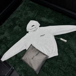 Essential Hoodie ( ALL SIZES🛍️❗️)