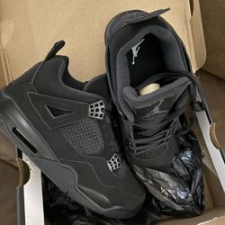 Black Cat Jordan 4