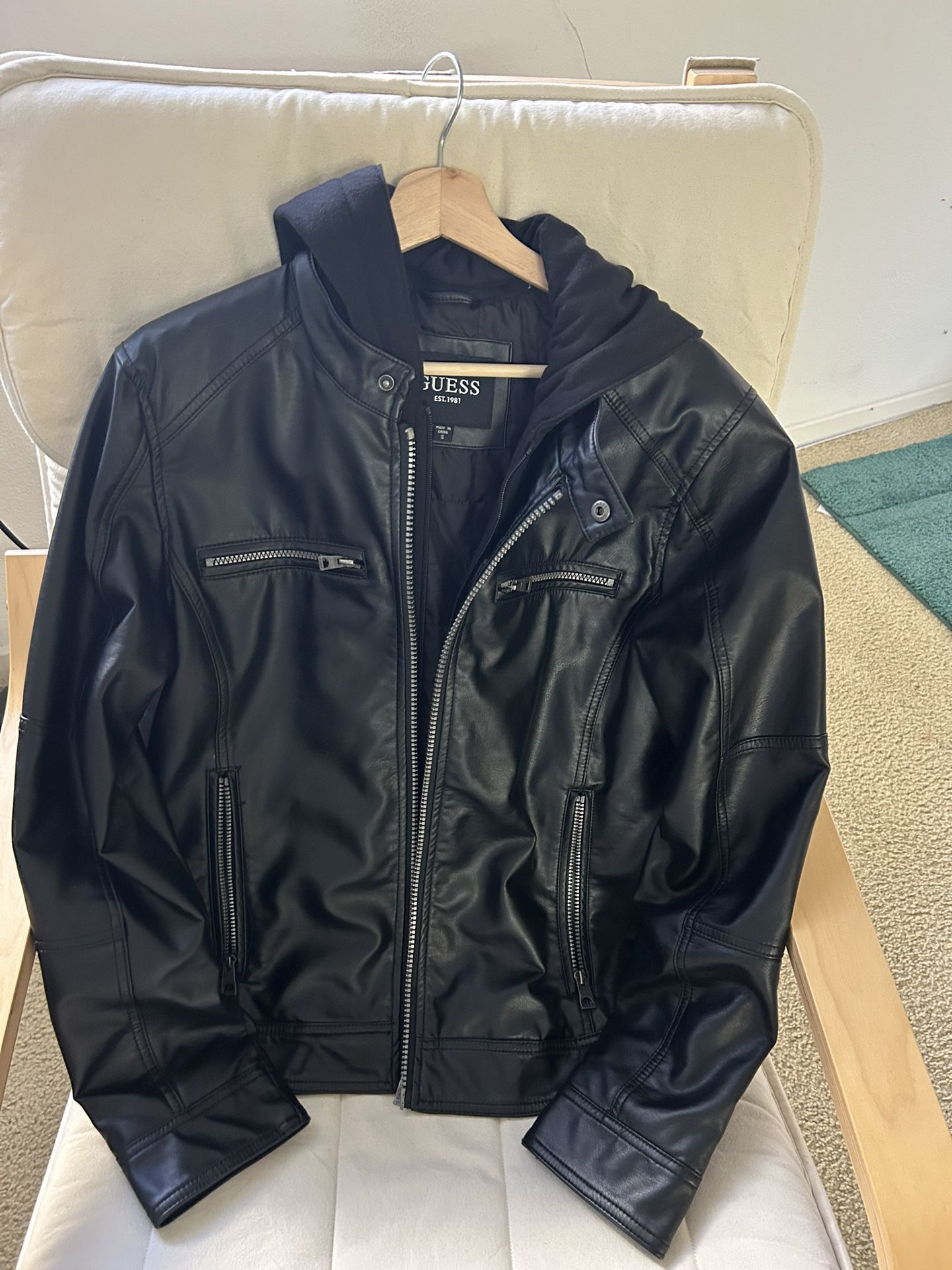 Guess Jacket - Size S , Black