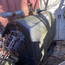 275 Gallon Oil Tank 