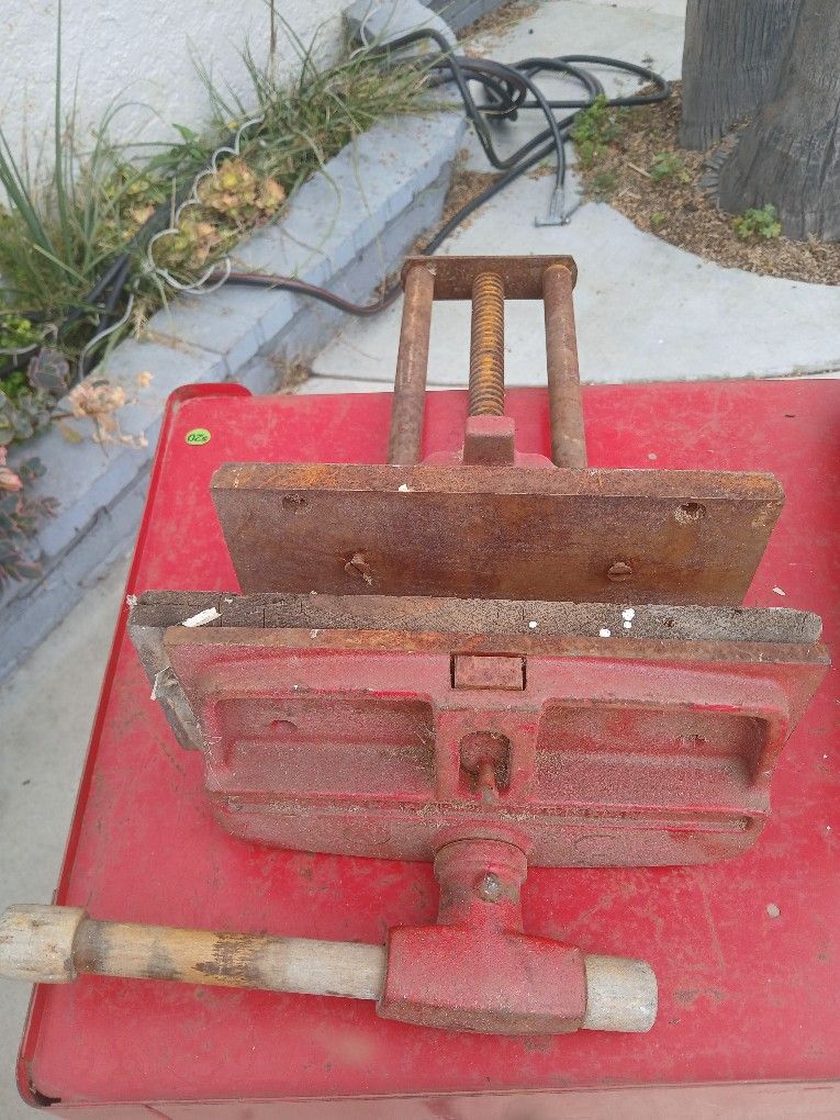 Vintage Craftsman Vise