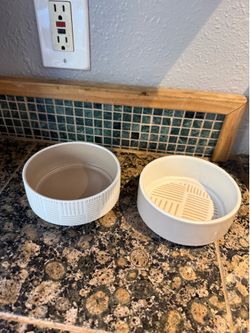 Cat or dog food water dishes bowls set of 2 matching ceramic moving sale