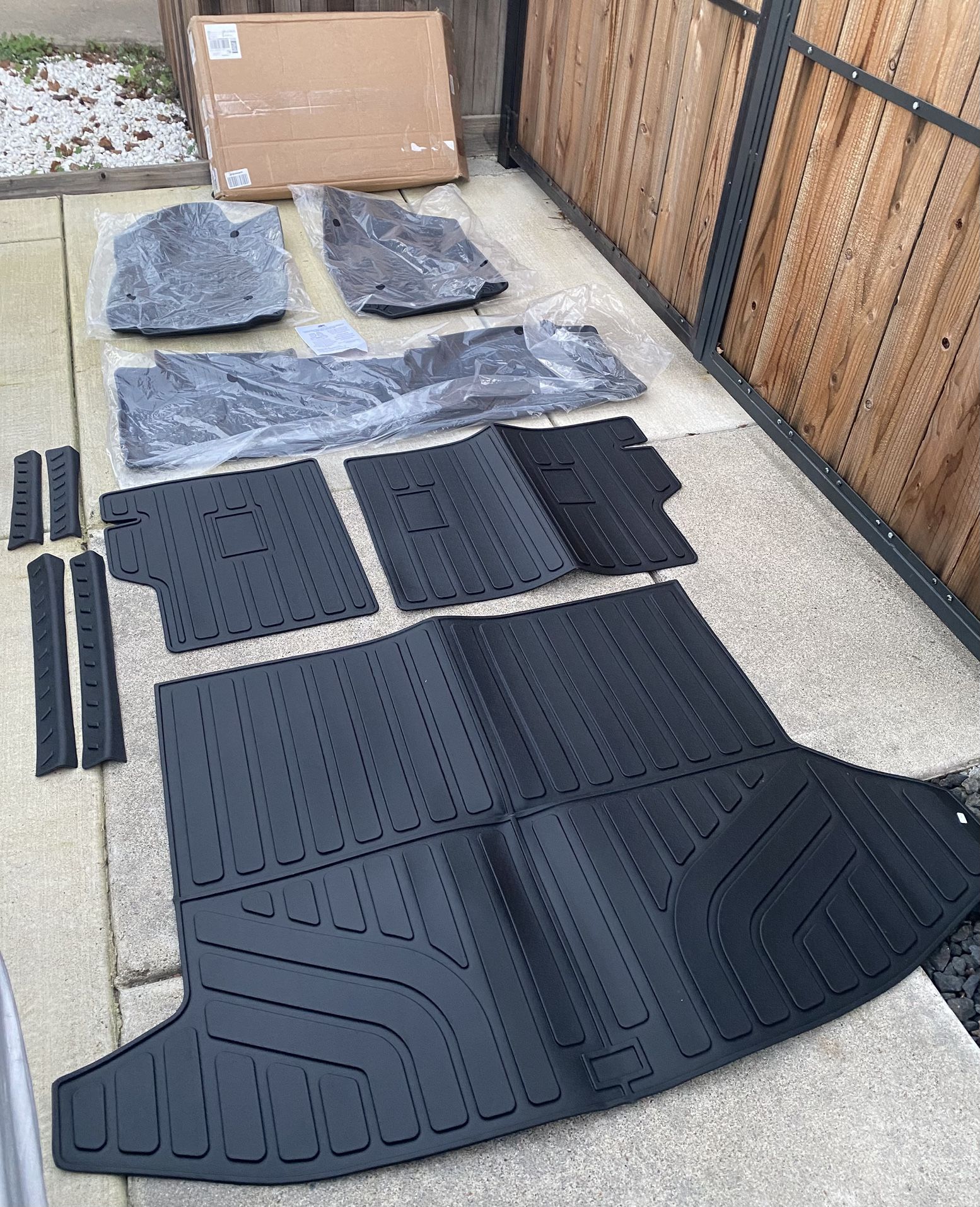 Rongtaod All Weather Floor Mats 2025-2026 Chevy Equinox & GMC Terrain (Brand New)