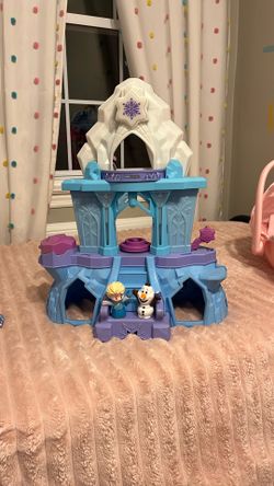 Frozen Little People Castle