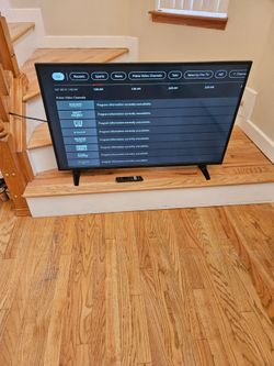 New Cond INSLGNIA  , 45 inches TV  , WORKS EXCELLENT  , AMAZING POWER SUCES  , WORKS EXCELLENT  , IN THE BOX  ,