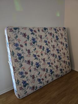 Queen size Mattress in good condition PICK UP ONLY