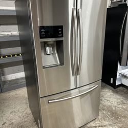 Three door Stainless Samsung water, and ice maker can deliver
