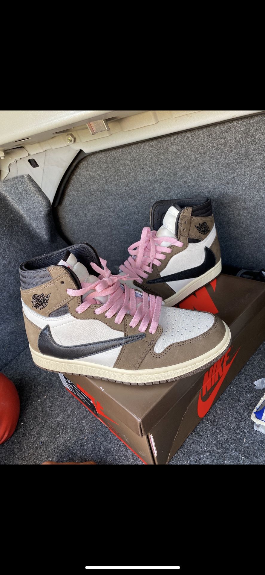 Travis Scott Jordan 1’s Deadstock Size 8.5