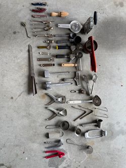 Lot of (41) vintage kitchen items