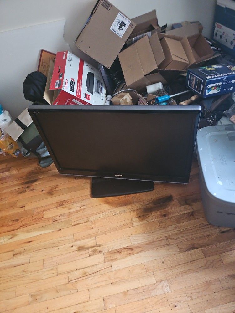 43 Inch Toshiba Regza Tv