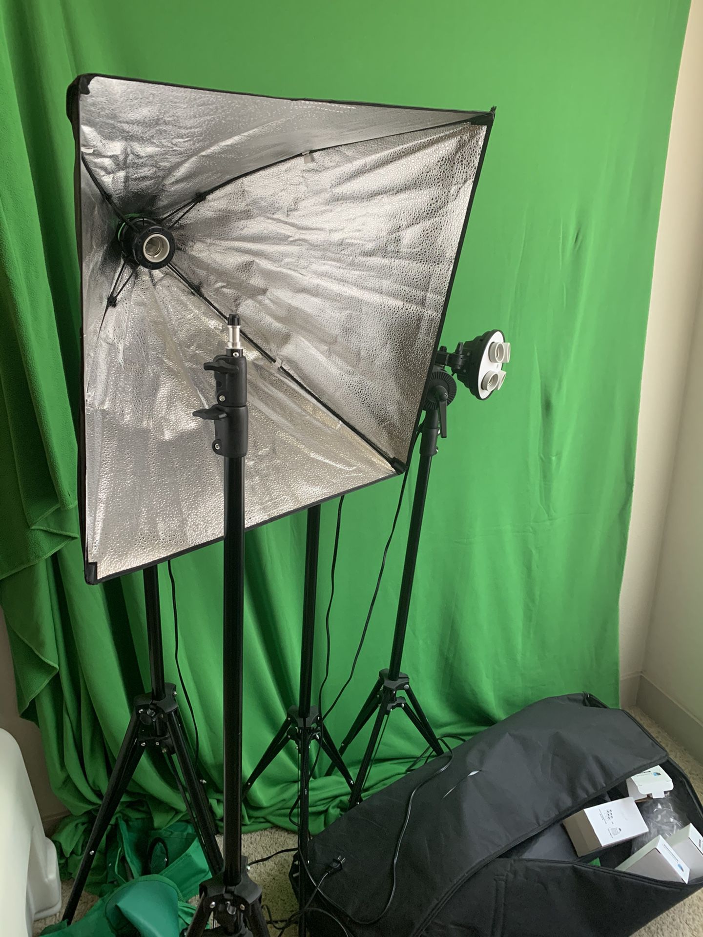 Photography Lighting kit/Streaming setup with Green Screen