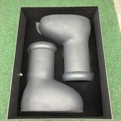 MSCHF BIG RED BOOTS BLACK SIZE 10