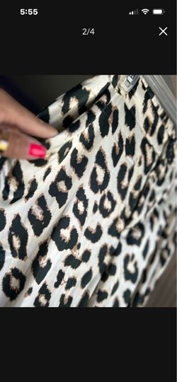 NEW Medium Satin animal Print Wide leng Pant. SALE Only $12 🎉