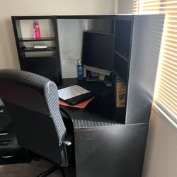 Computer desk/ Chair 
