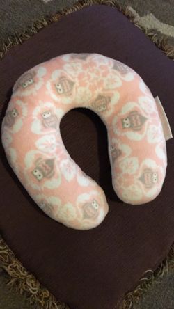 Toddler-Girl’s Traveling Headrest