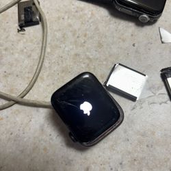 Apple Watch SE Screen Scratched
