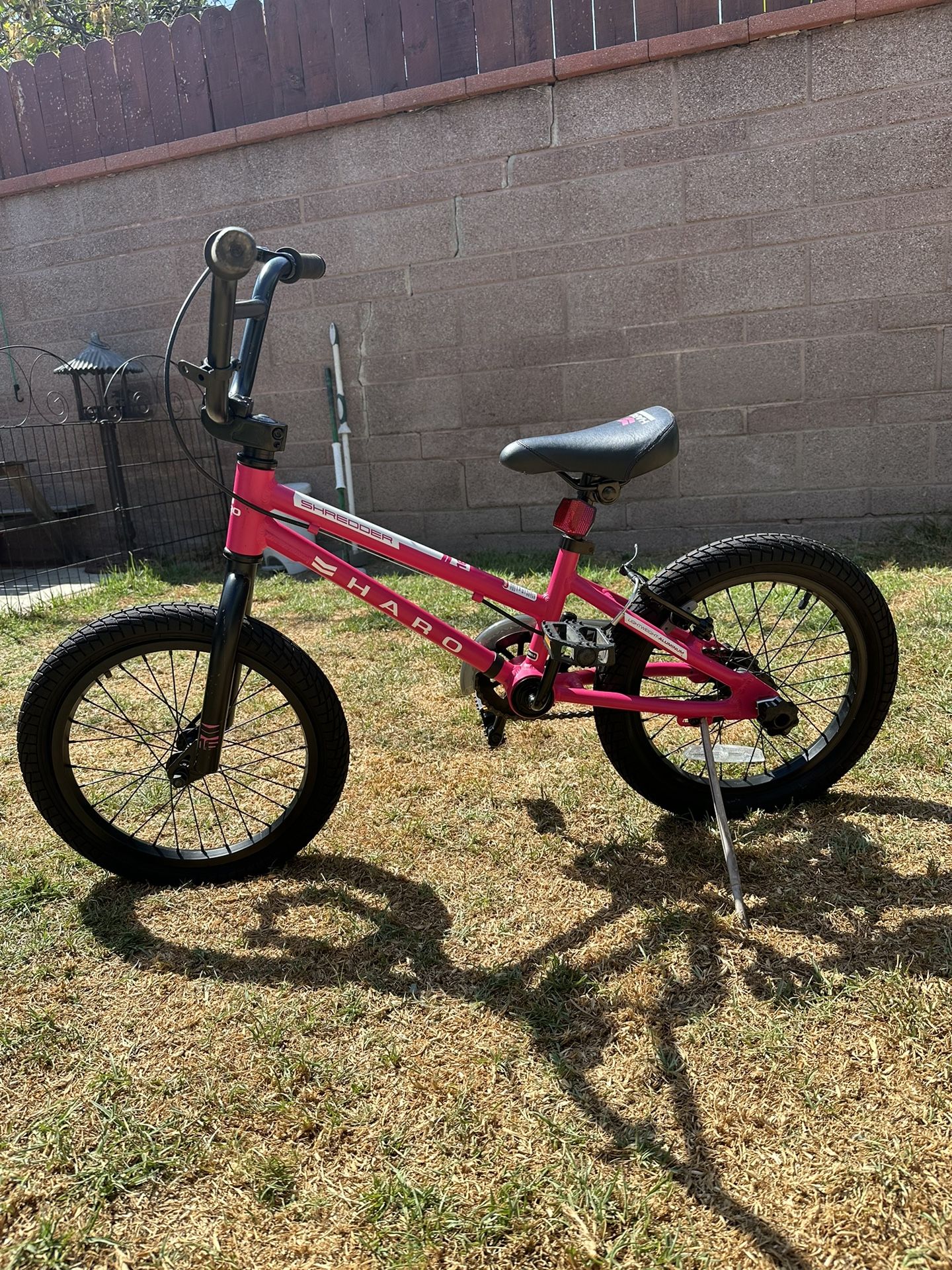 16” Haro Pink Shredder for Sale in Long Beach, CA - OfferUp