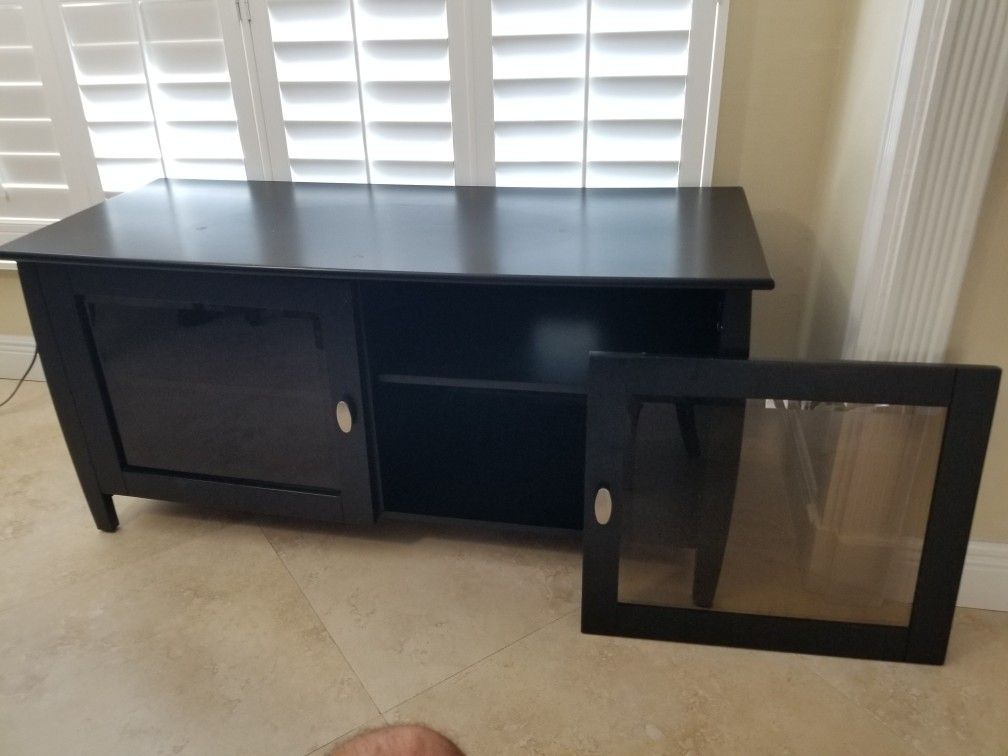 TV ENTERTAINMENT CENTER CONSOLE BLACK  FURNITURE 