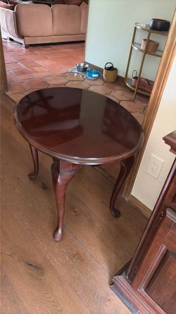 Like New End Table